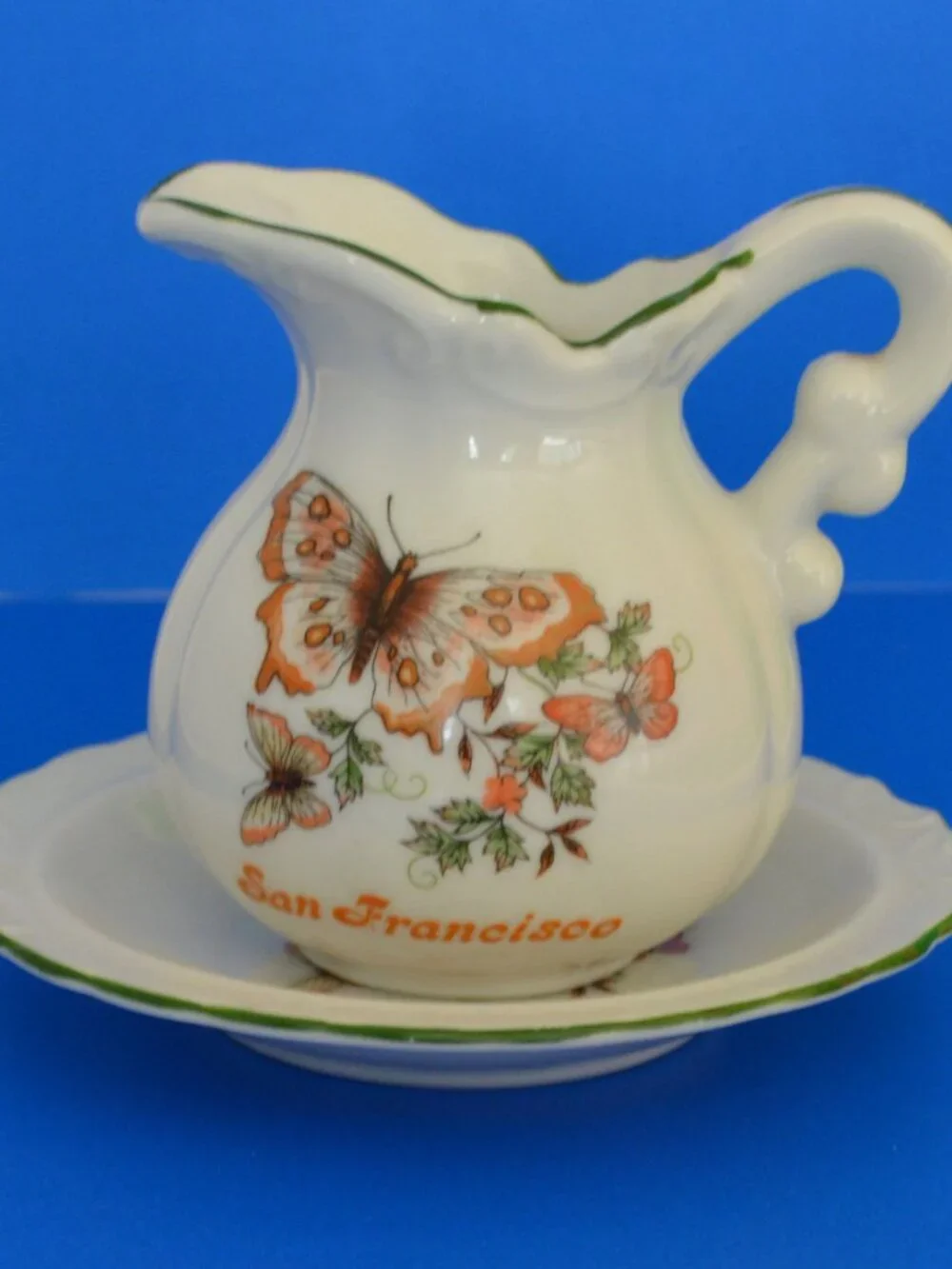 Brand Unknown souvenir item